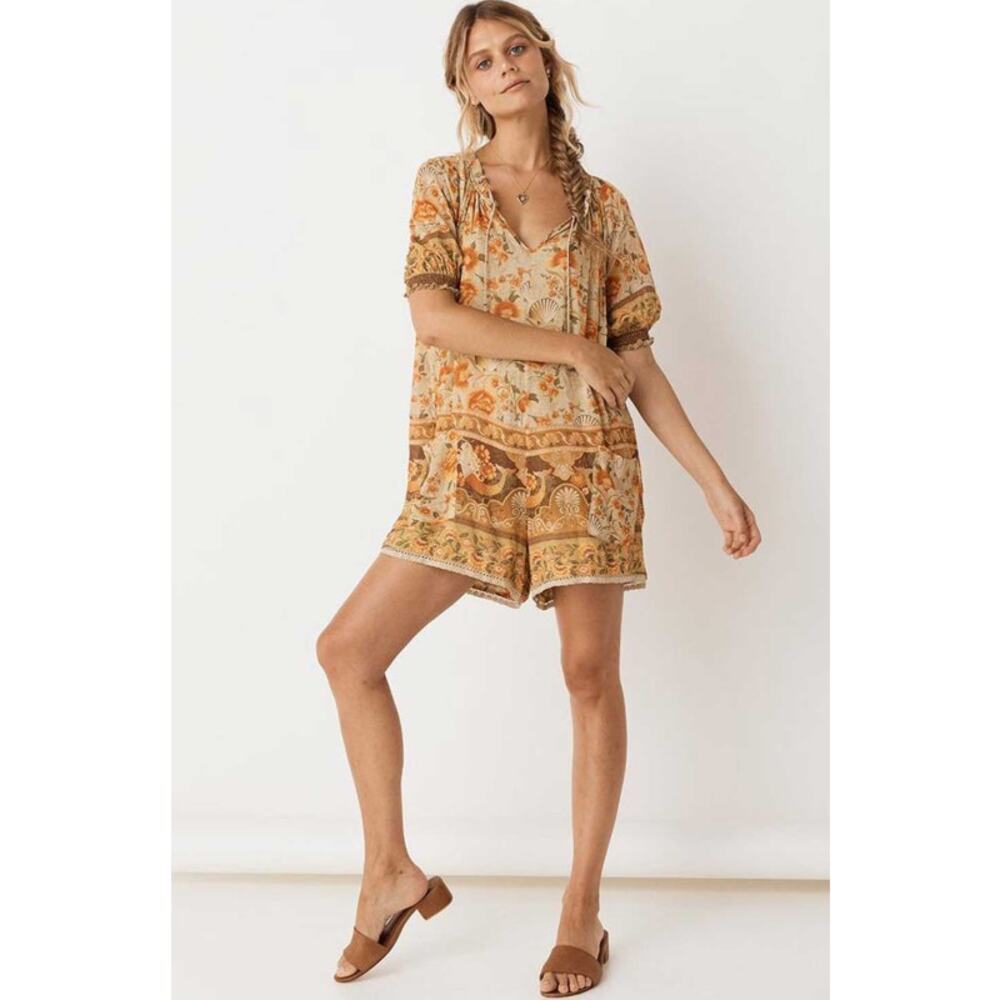 Spell & the Gypsy Seashell Romper Sand Size Large - Picture 2 of 10